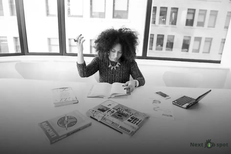 When to Quit Your Job and Go Full-Time with Your Business